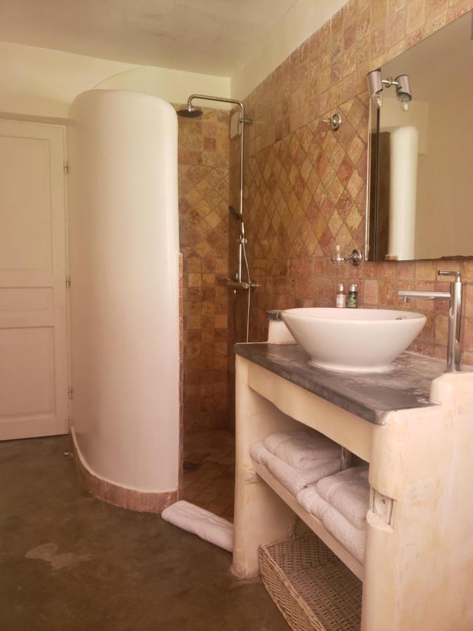 Le Jas Des Parpaillous Apartamento LʼIsle-sur-la-Sorgue Exterior foto