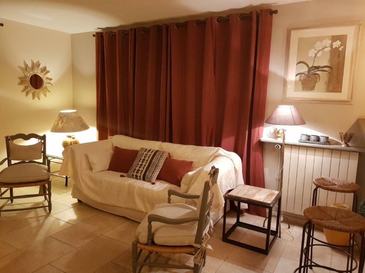 Le Jas Des Parpaillous Apartamento LʼIsle-sur-la-Sorgue Exterior foto